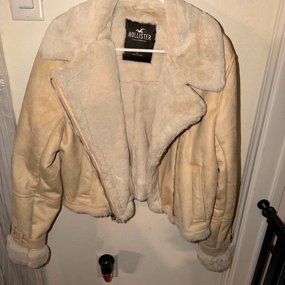 Hollister Women's Tan Teddy Jacket